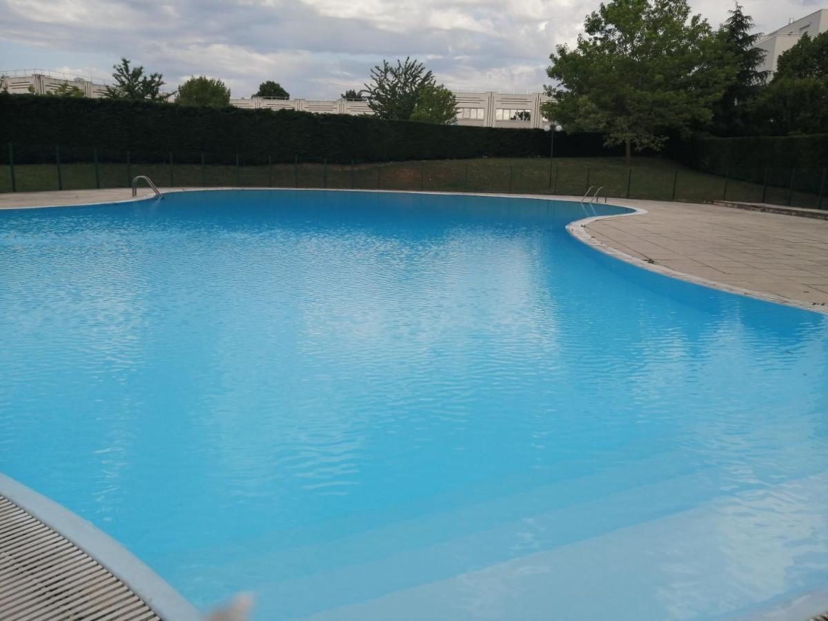 B&B Dijon - Romantisme et glamour avec spa, piscine et jardin - Bed and Breakfast Dijon