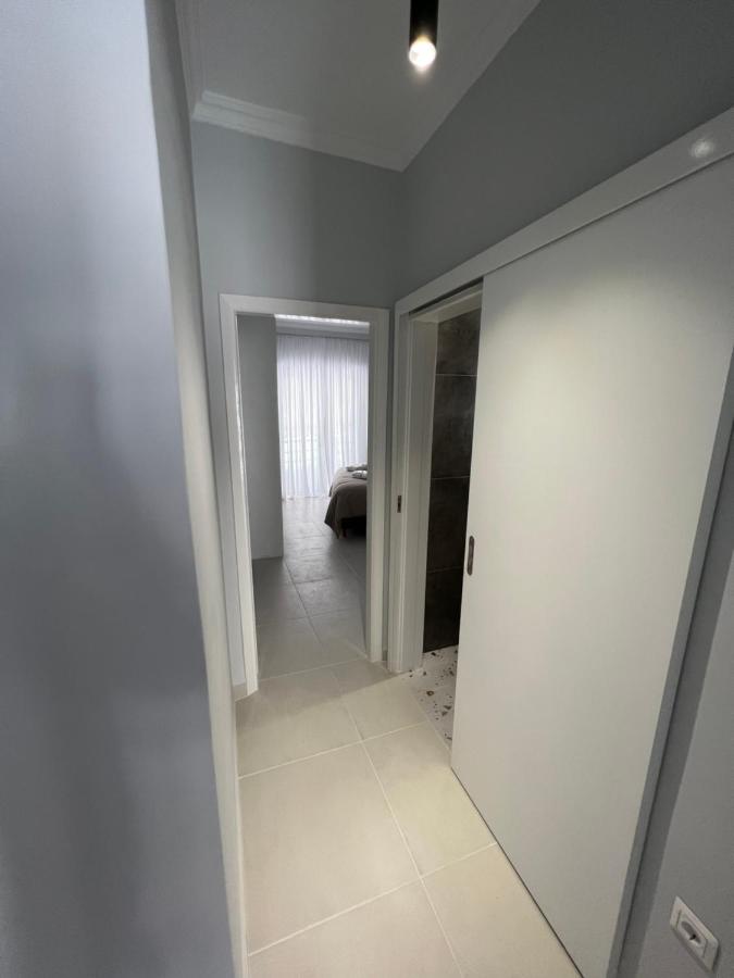 Modern Living in Markopoulo center - B&B