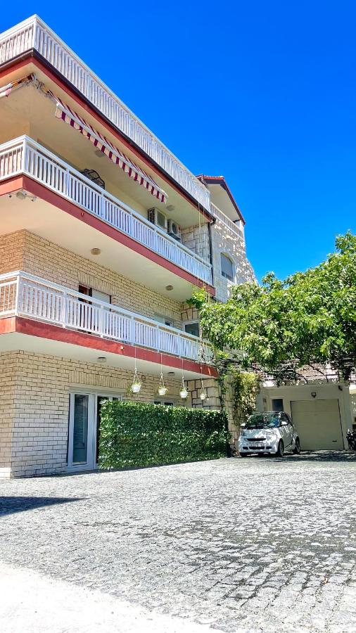 Apartments Neven - Ferienwohnung