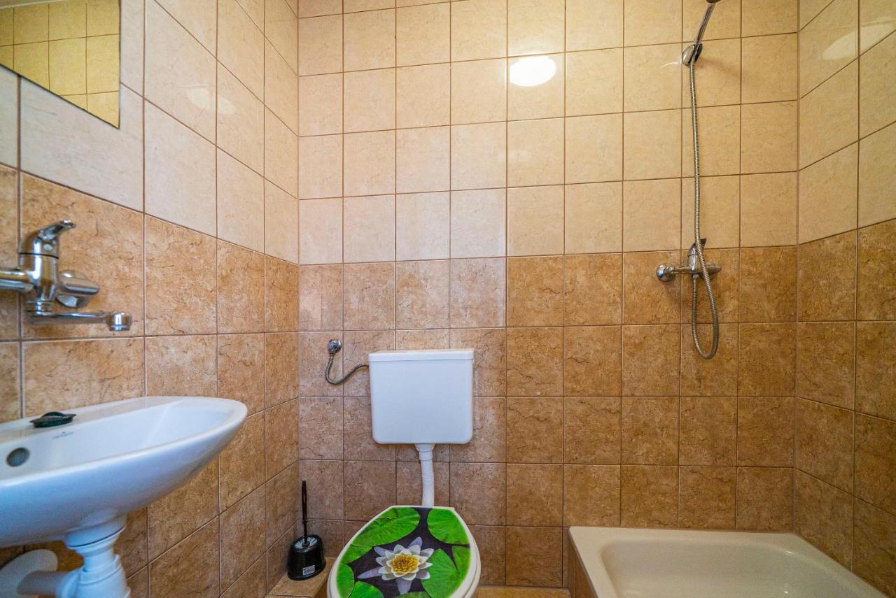 Doppelzimmer mit eigenem externen Bad