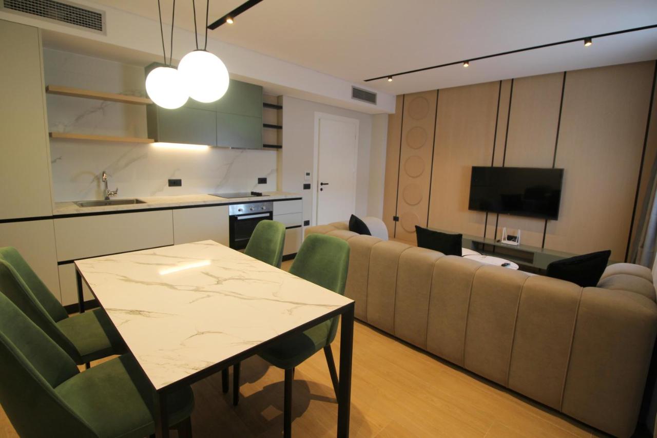 "The View" Luxury Apartments - Bed and Breakfast Sarandë