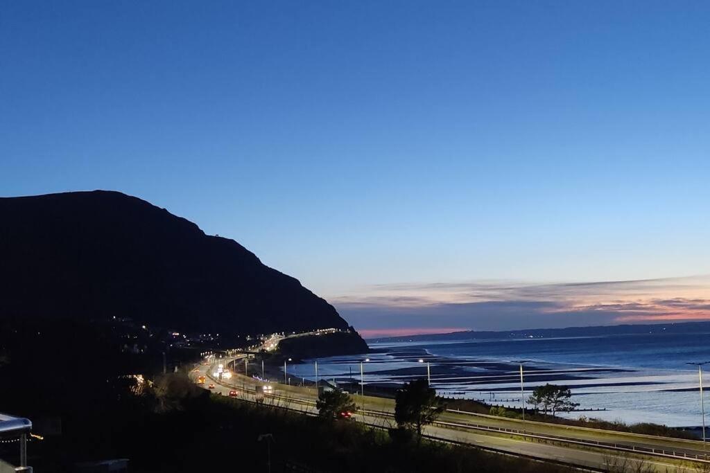 B&B Penmaenmawr - Modern apartment with breathtaking sea views - Bed and Breakfast Penmaenmawr