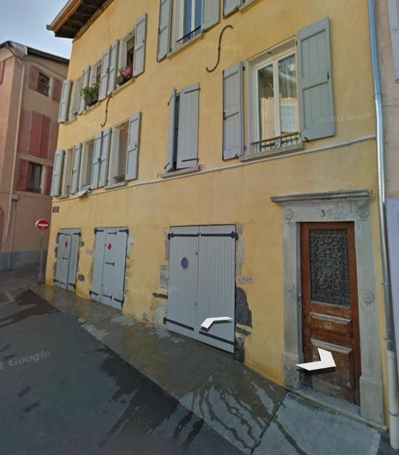 CHIC & MODERNE au coeur de la vie embrunaise - B&B Embrun