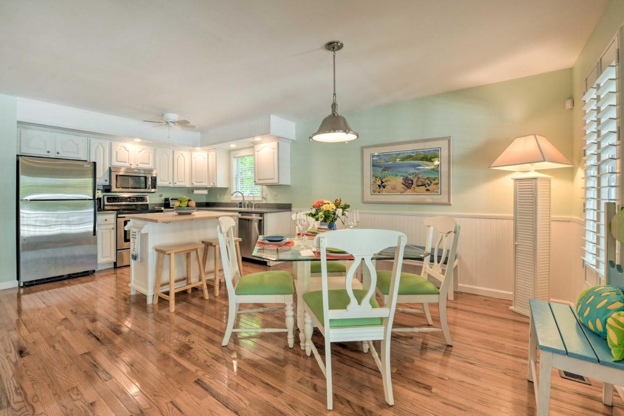 Lake Norman Retreat with Dock about 1 Mi to Marina! - B&B Mooresville