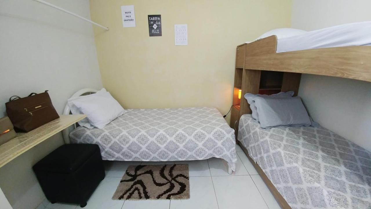 Quarto Individual para 3 Pessoas em AP Compartilhado - B&B