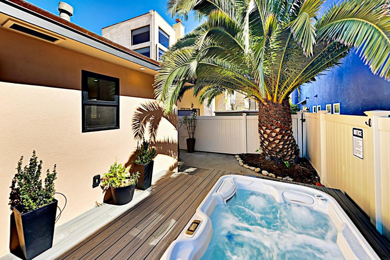 Retro Hideaway 838 - Bed and Breakfast Ventura