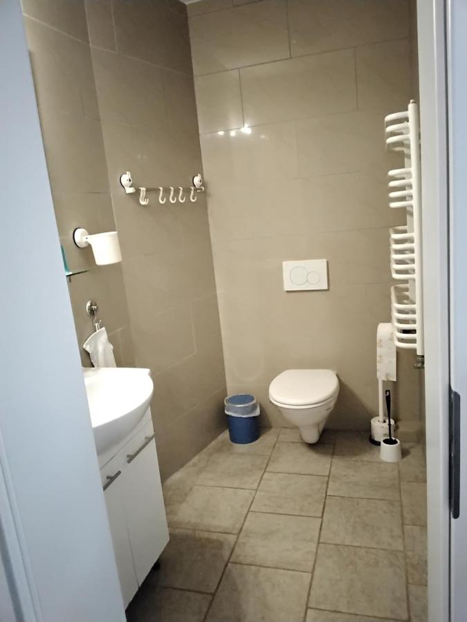 Zweibettzimmer mit Bad