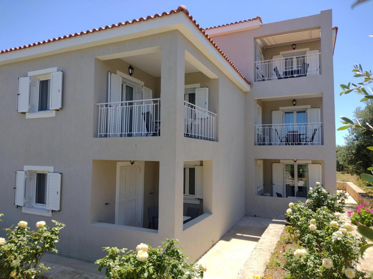 Casa De Rosa Apartments & Studios - Bed and Breakfast