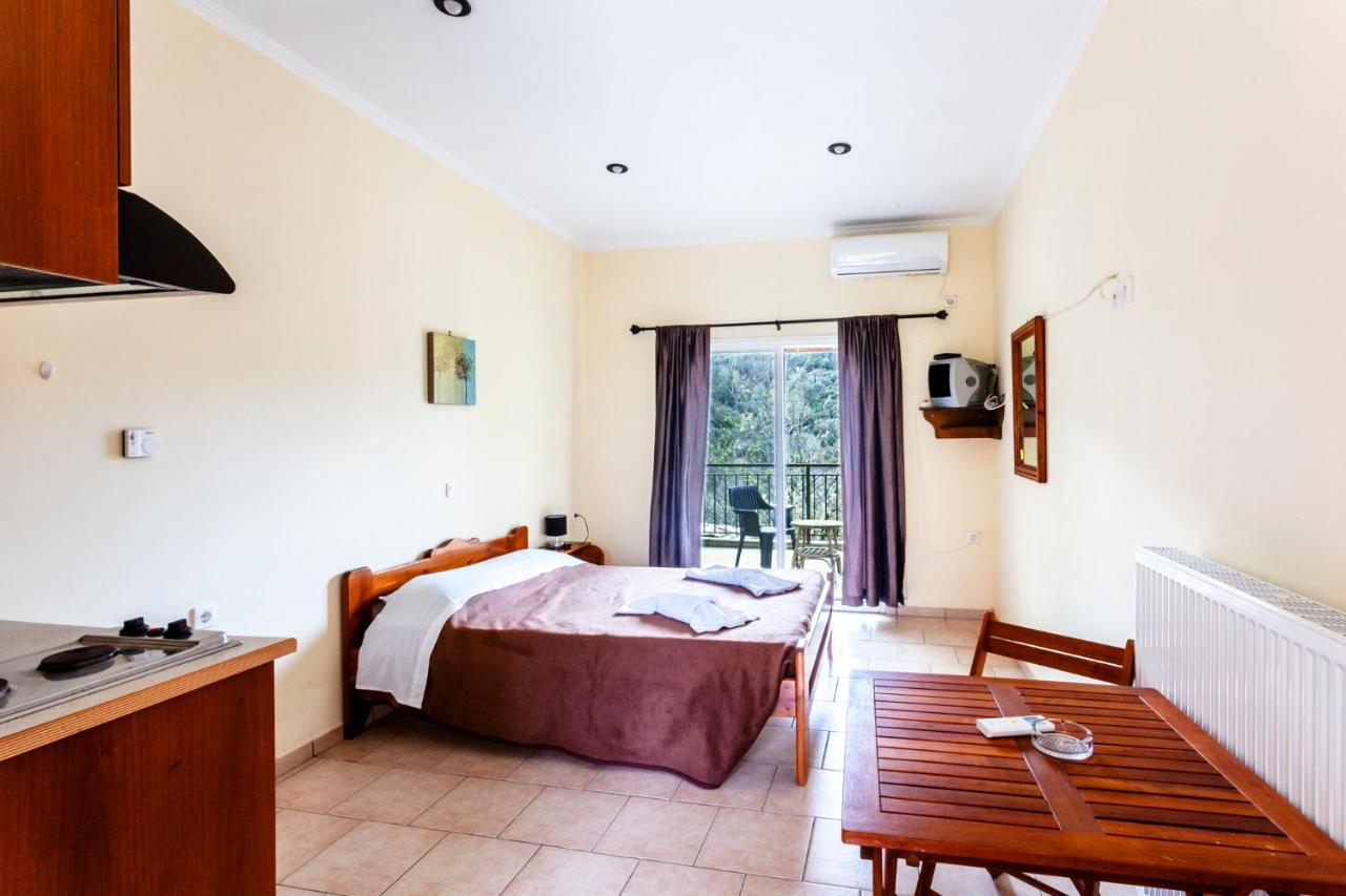 Despina Studio Raxes Ikaria #2 - B&B
