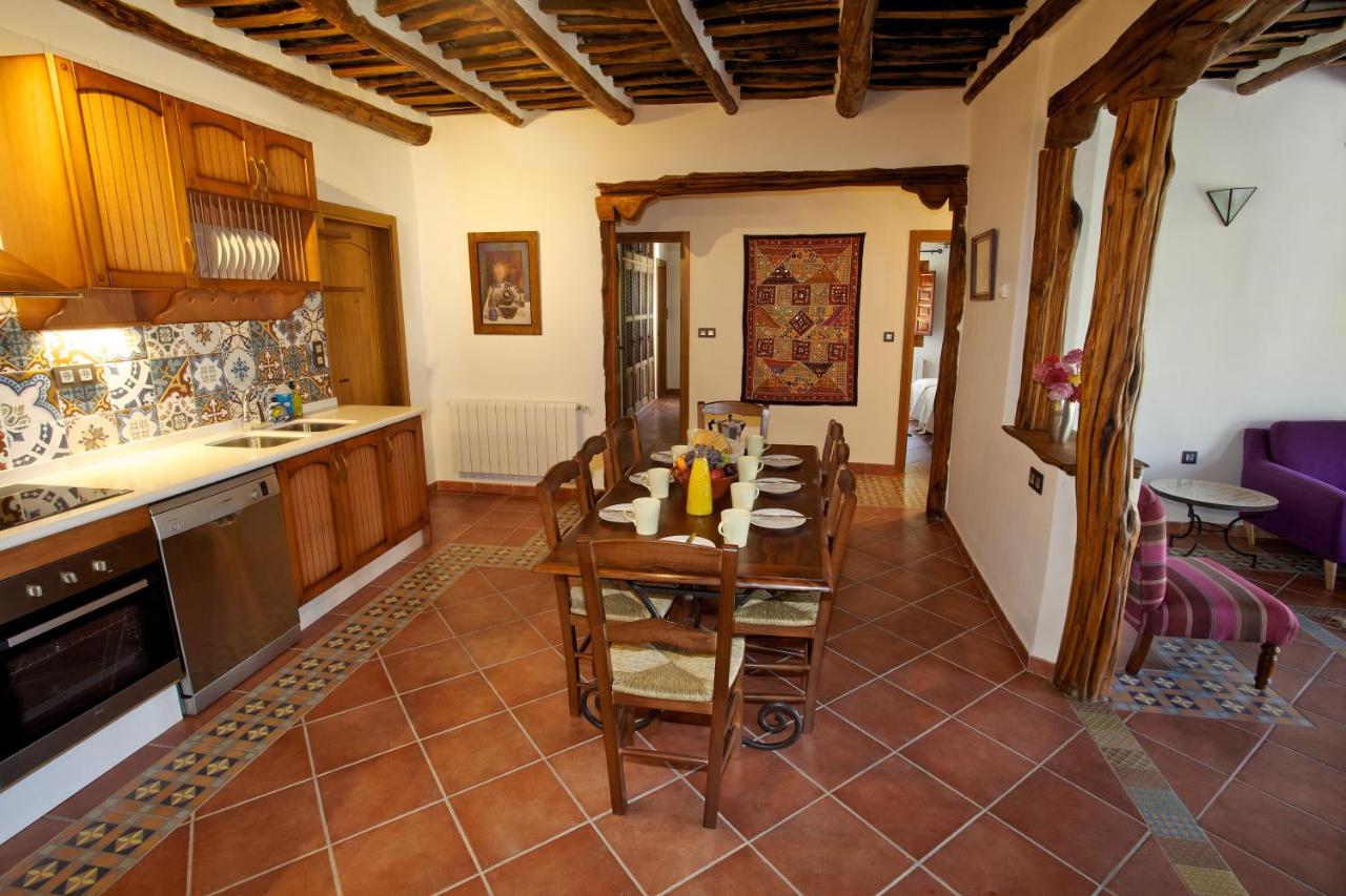 B&B Bubión - Casa Carole - 3 Bedroom Luxury Apartment - Bed and Breakfast Bubión