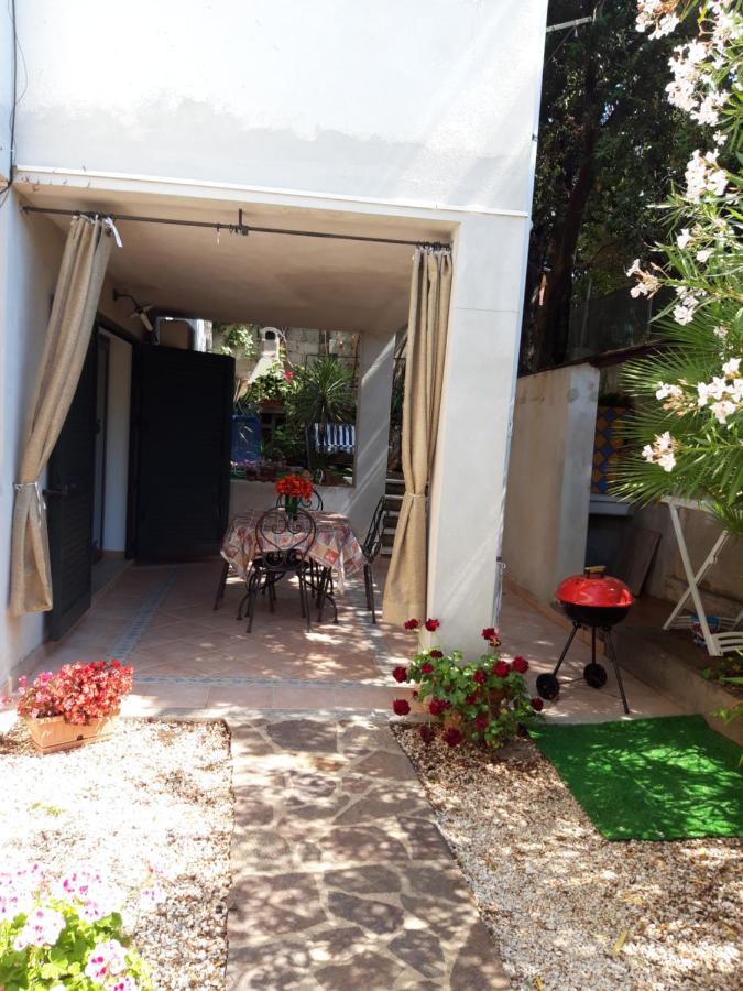 B&B Cala Gonone - appartamento con giardino - Bed and Breakfast Cala Gonone