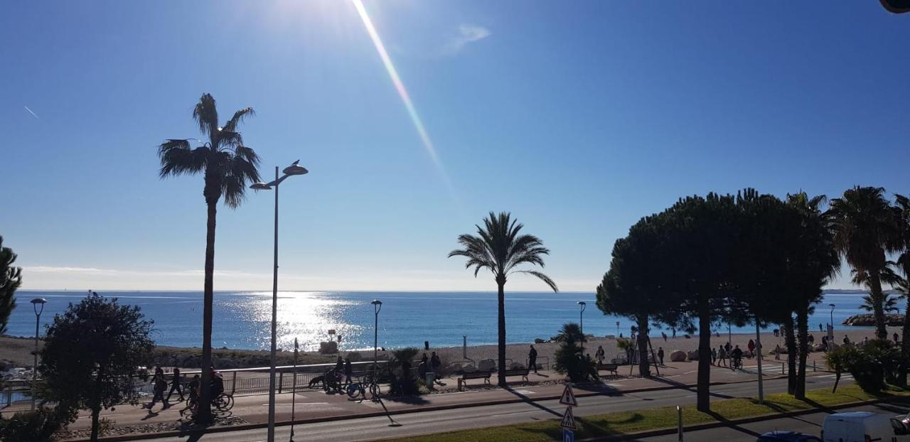 B&B Cagnes-sur-Mer - Front de mer,plage, piscine, parking - Bed and Breakfast Cagnes-sur-Mer