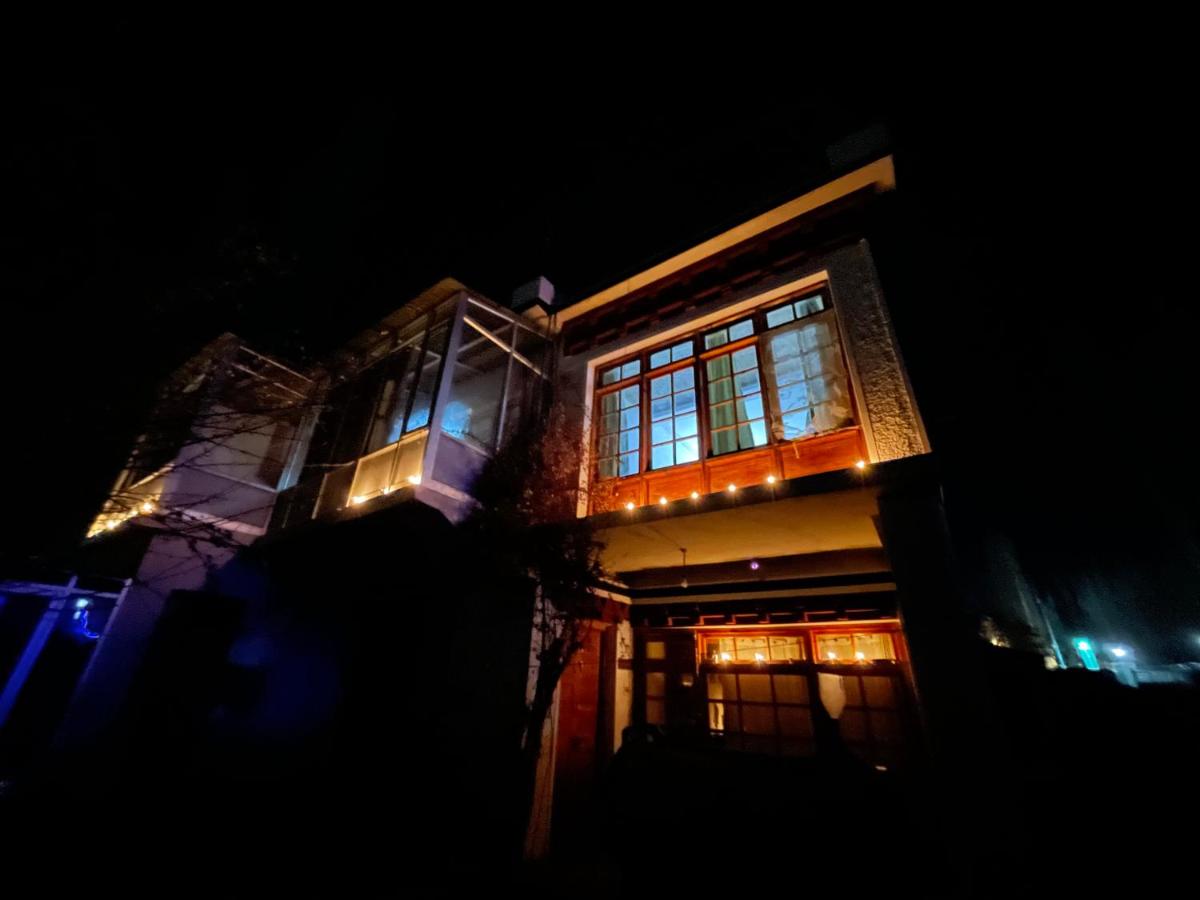 Semskit Guest House - Bed and Breakfast