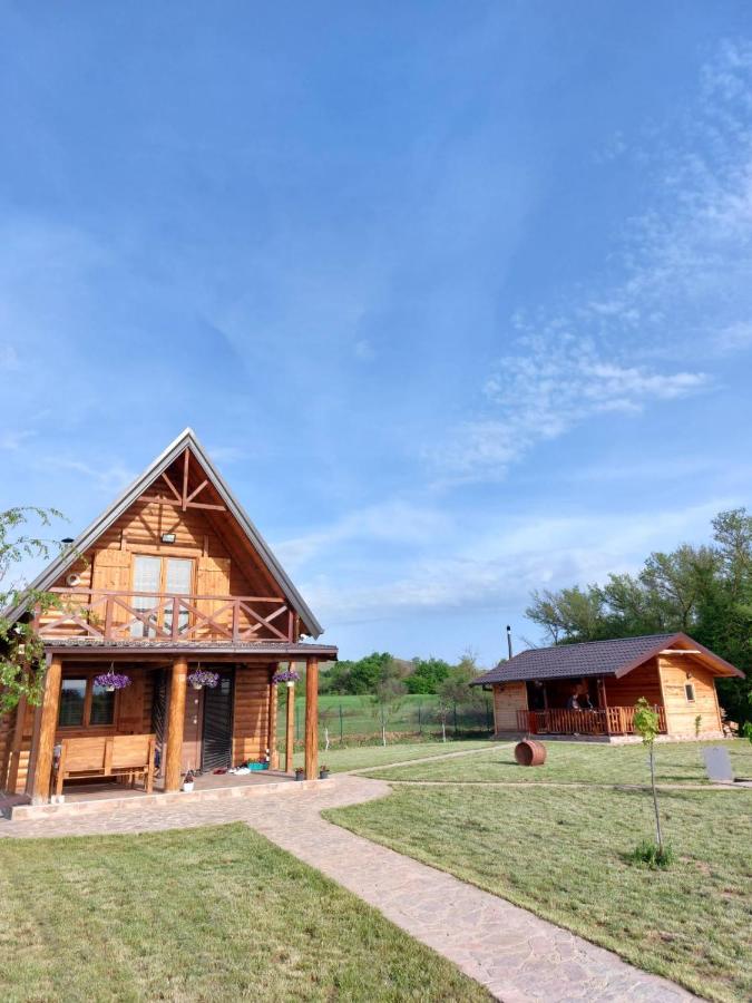 B&B Kumanovo - Log Cabin in Strezovce - Bed and Breakfast Kumanovo