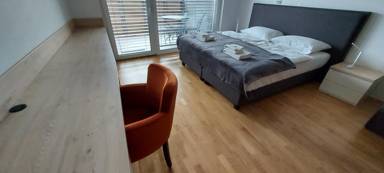 Apartment mit Balkon