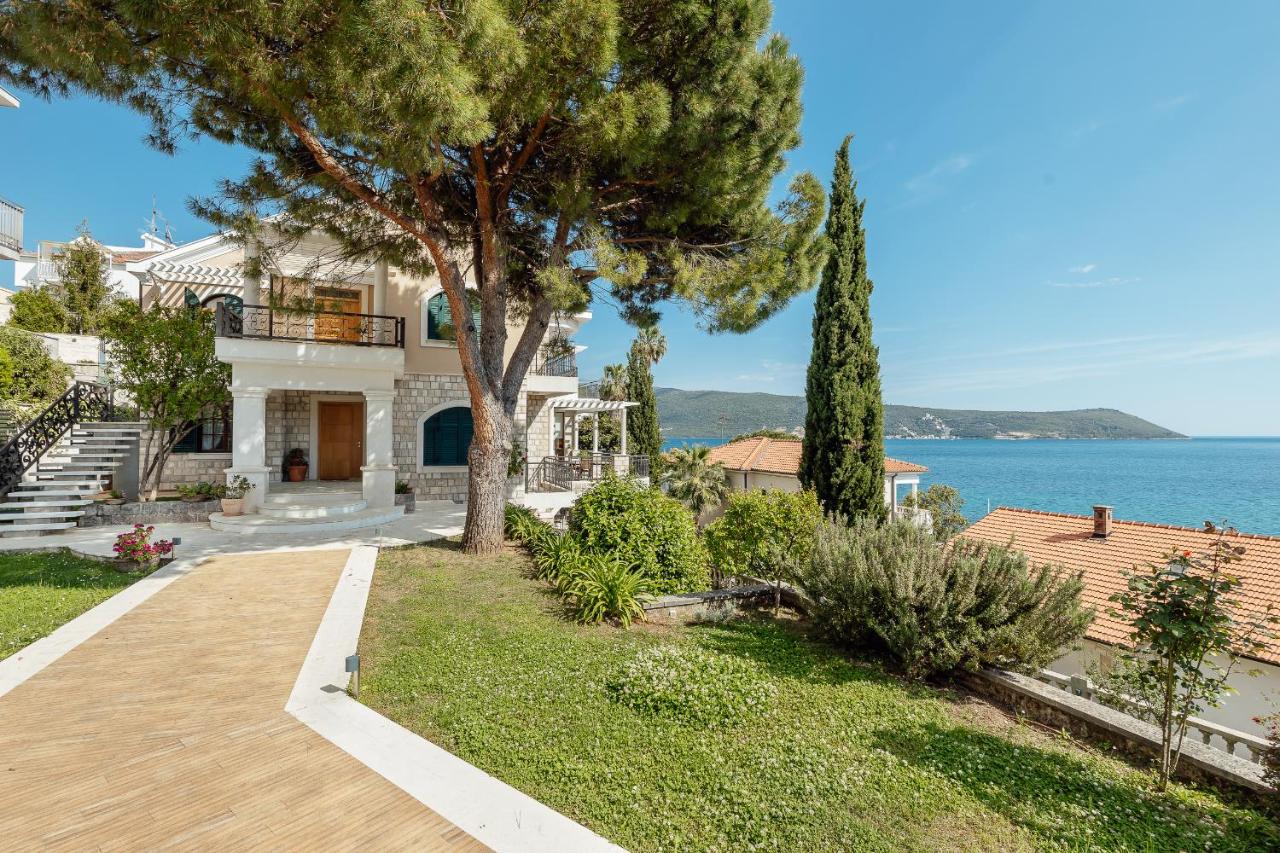 Apartmani Divna - Bed and Breakfast
