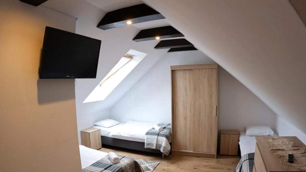 Quadruple Room with Private Bathroom