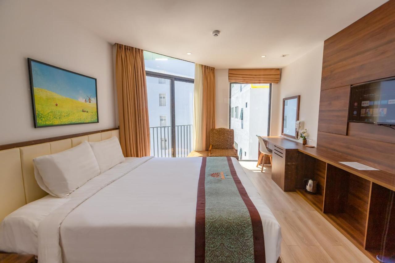 Simon Hotel