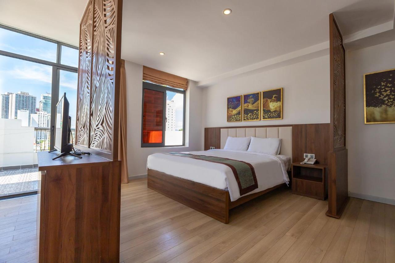 Simon Hotel