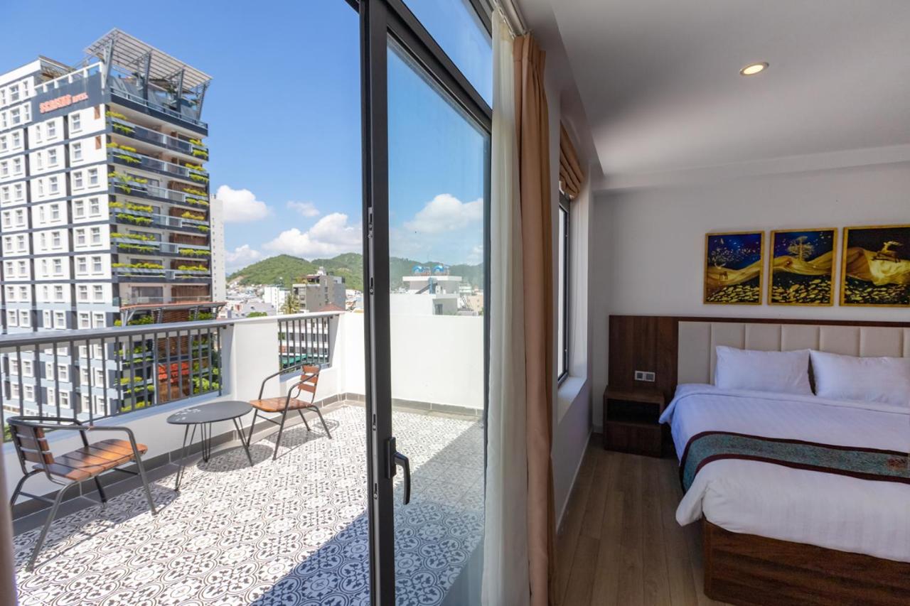 Simon Hotel