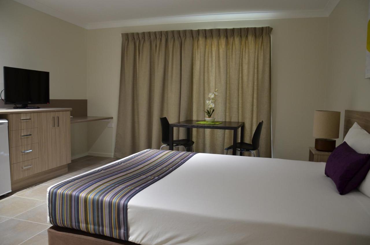 Chambre Lit Queen-Size Standard - Accessible aux Personnes à Mobilité Réduite