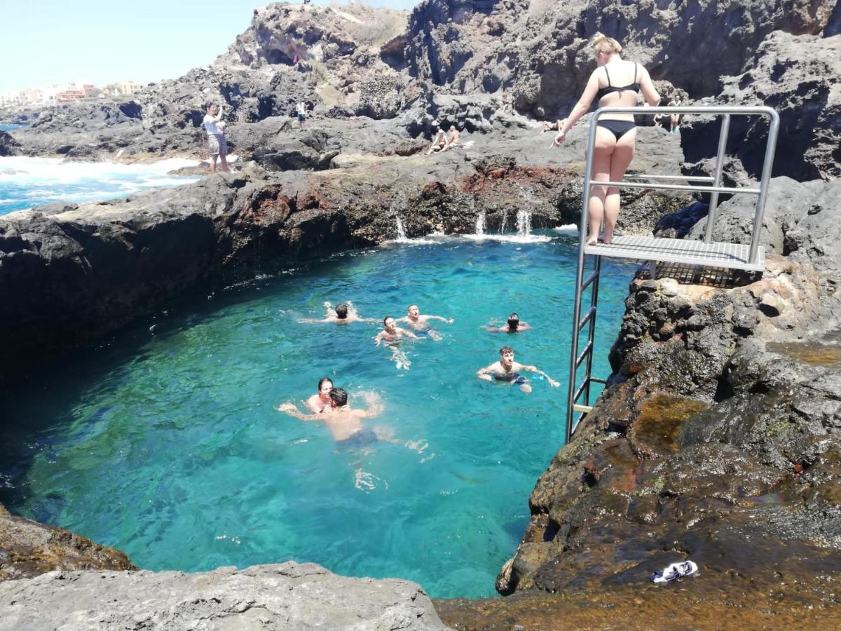 Apto ACHE, acogedor apartamento de 66 m con terraza, aire acondicionado y parking privado gratuito - B&B Los Abrigos