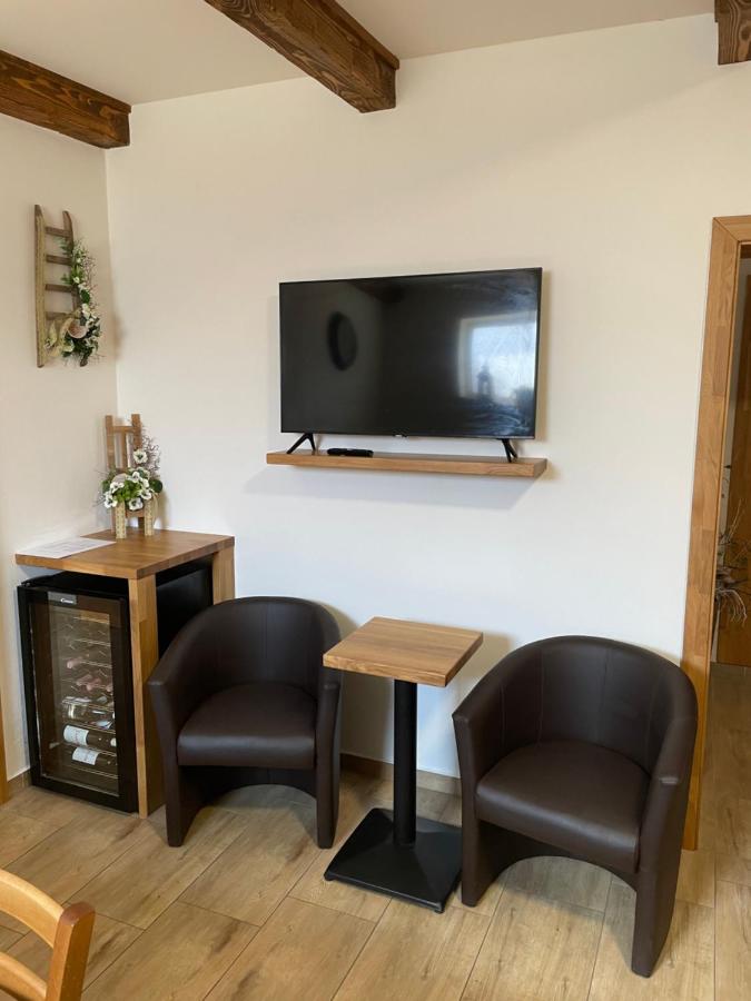 Rodinný penzion Kohoutek - B&B Hovorany