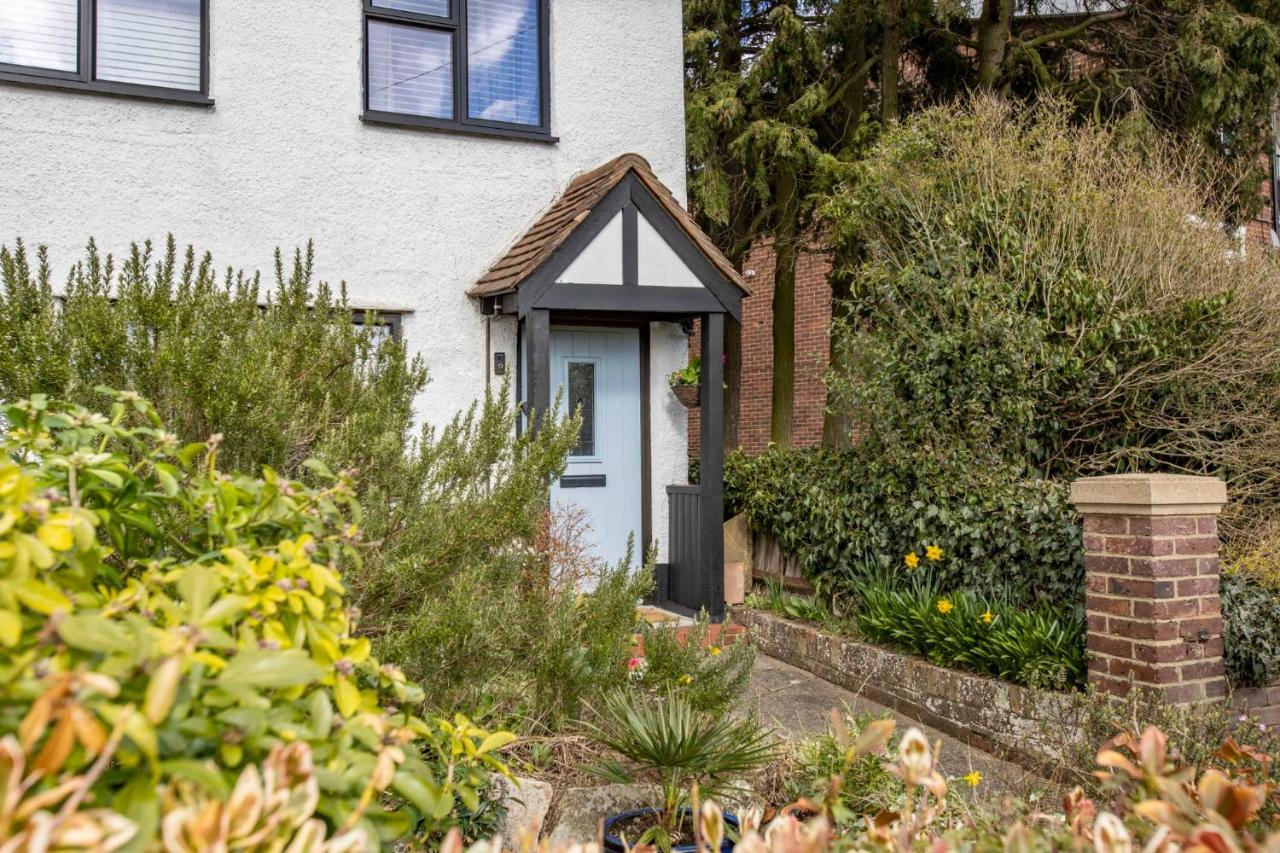 Stunning character 2bed Cottage in St Albans Wifi - B&B