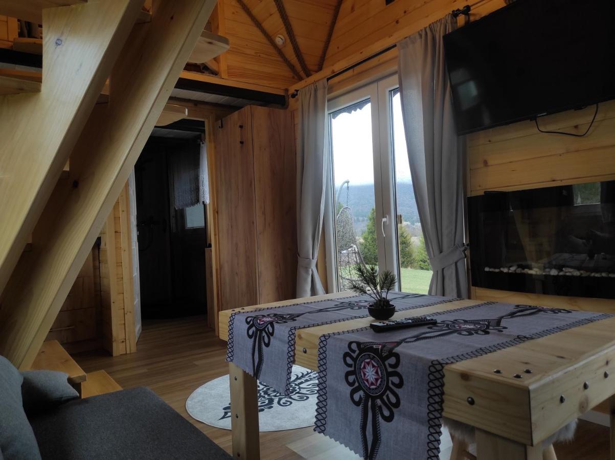 Bieszczadzka Chatka- domek góralski - B&B