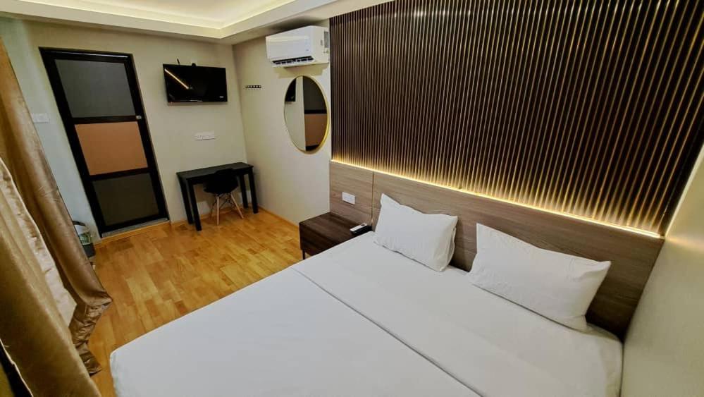 Chambre Lit King-Size avec Balcon