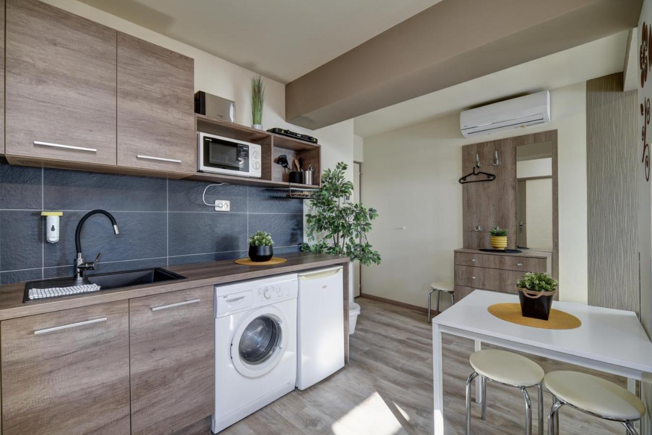 Studio Apartment with Air-conditioning