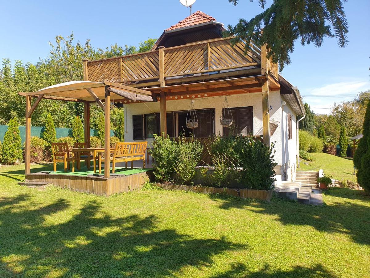 B&B Balatonkenese - Pool house - Bed and Breakfast Balatonkenese