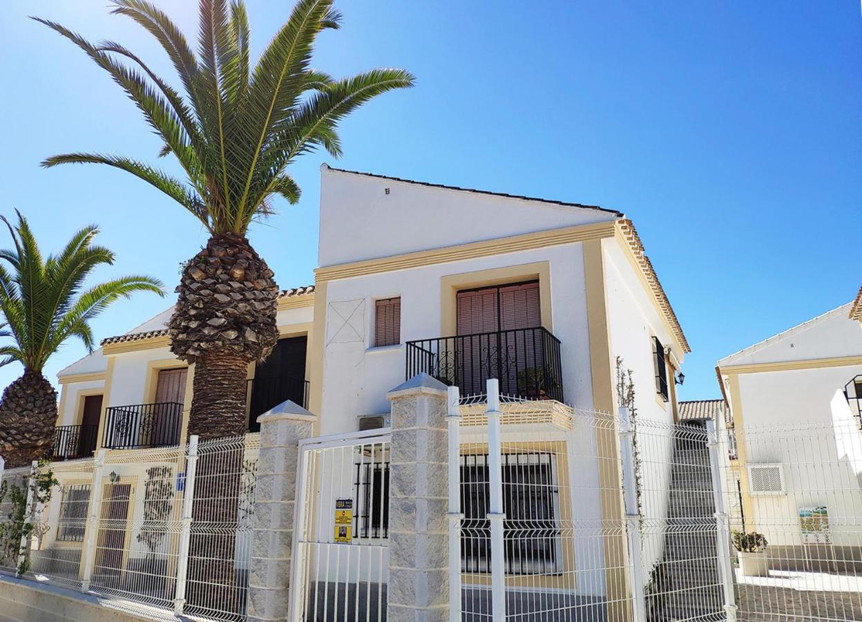 Sunny Coastal 1 Bed Apartment - Vera Coast: 2mins to Beach - B&B