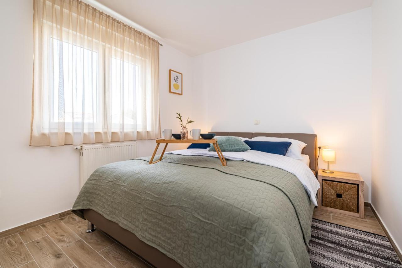 Apartment mit Balkon