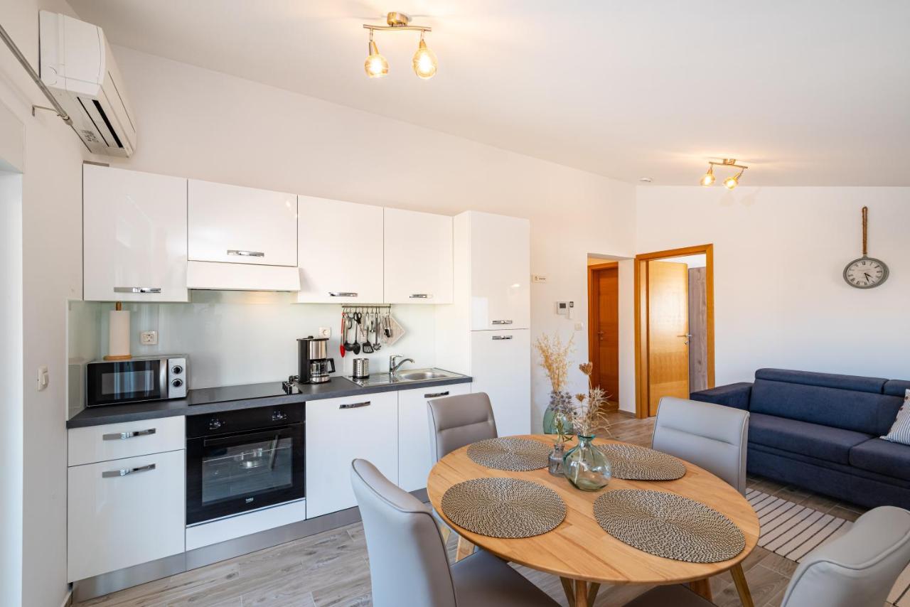 Apartment mit Terrasse