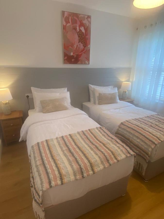 Twin Room with Private Bathroom