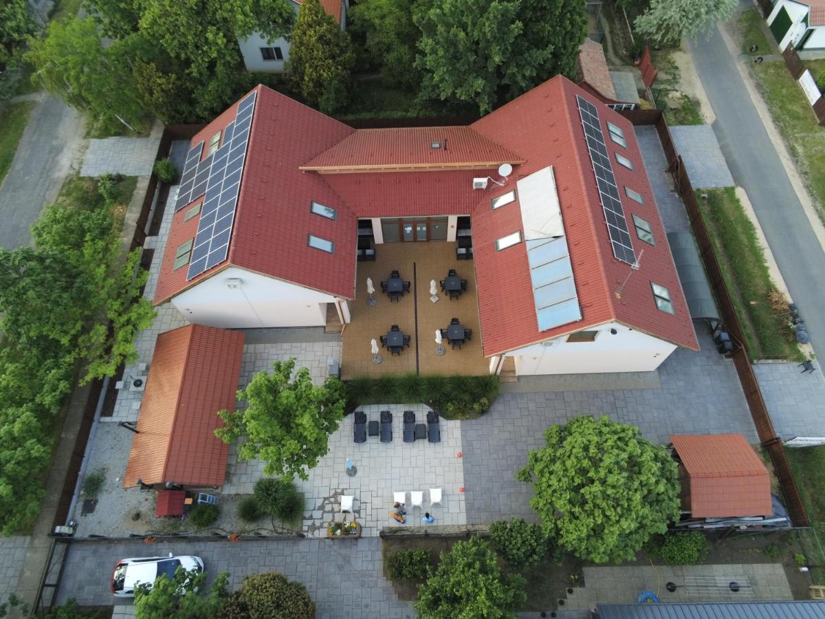 Hortobágyi Kemencés Vendégház - B&B