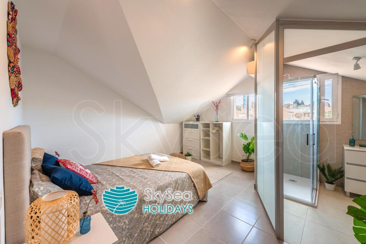 Duplex Suite Familiar With Terrace