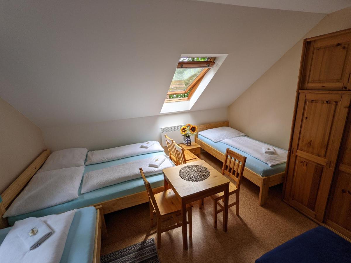 Vierbettzimmer mit Gemeinschaftsbad