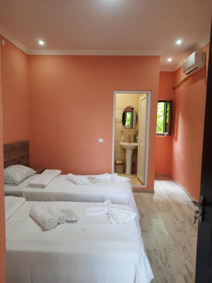 Habitación Doble con baño - 2 camas