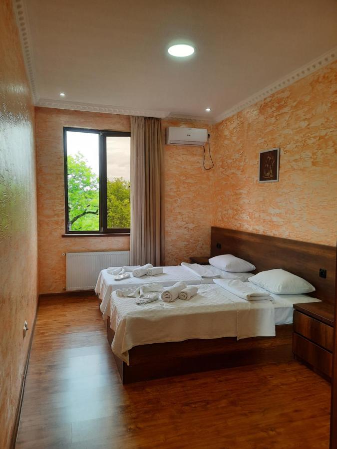 Habitación Doble con baño - 2 camas