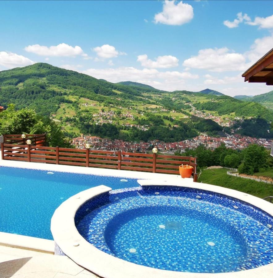 "Naše Brdo" - Ivanjica - B&B