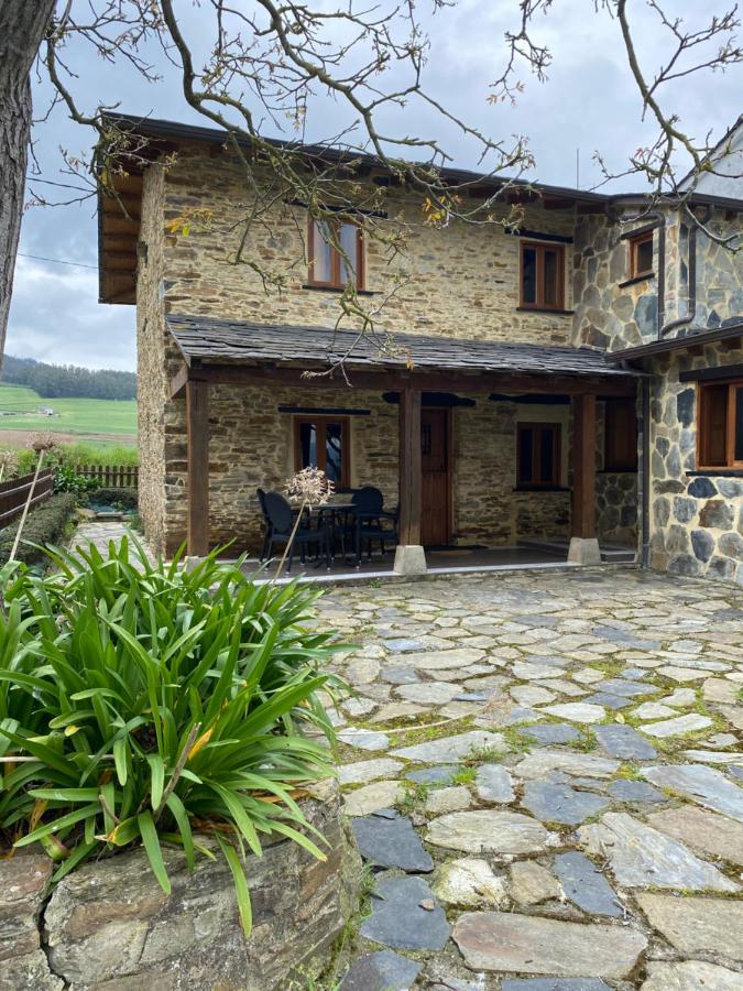 Casita feliz entre montañas y cerca del mar - Bed and Breakfast Trabada