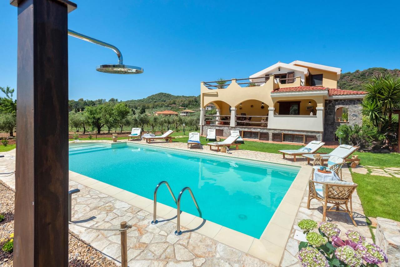 B&B Alghero - Villa Saige , piscina ad uso esclusivo, con idromassaggio - Bed and Breakfast Alghero