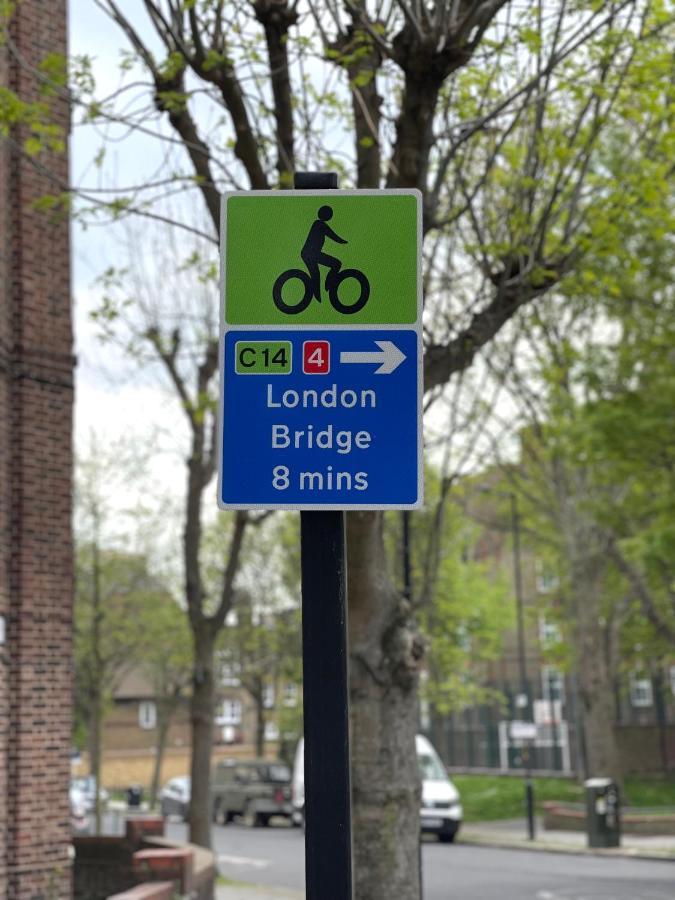 PERFECT CENTRAL LOCATION- 5 minutes from TOWER BRIDGE ! 8 minutes walk from tube - Chambres d’hôtes