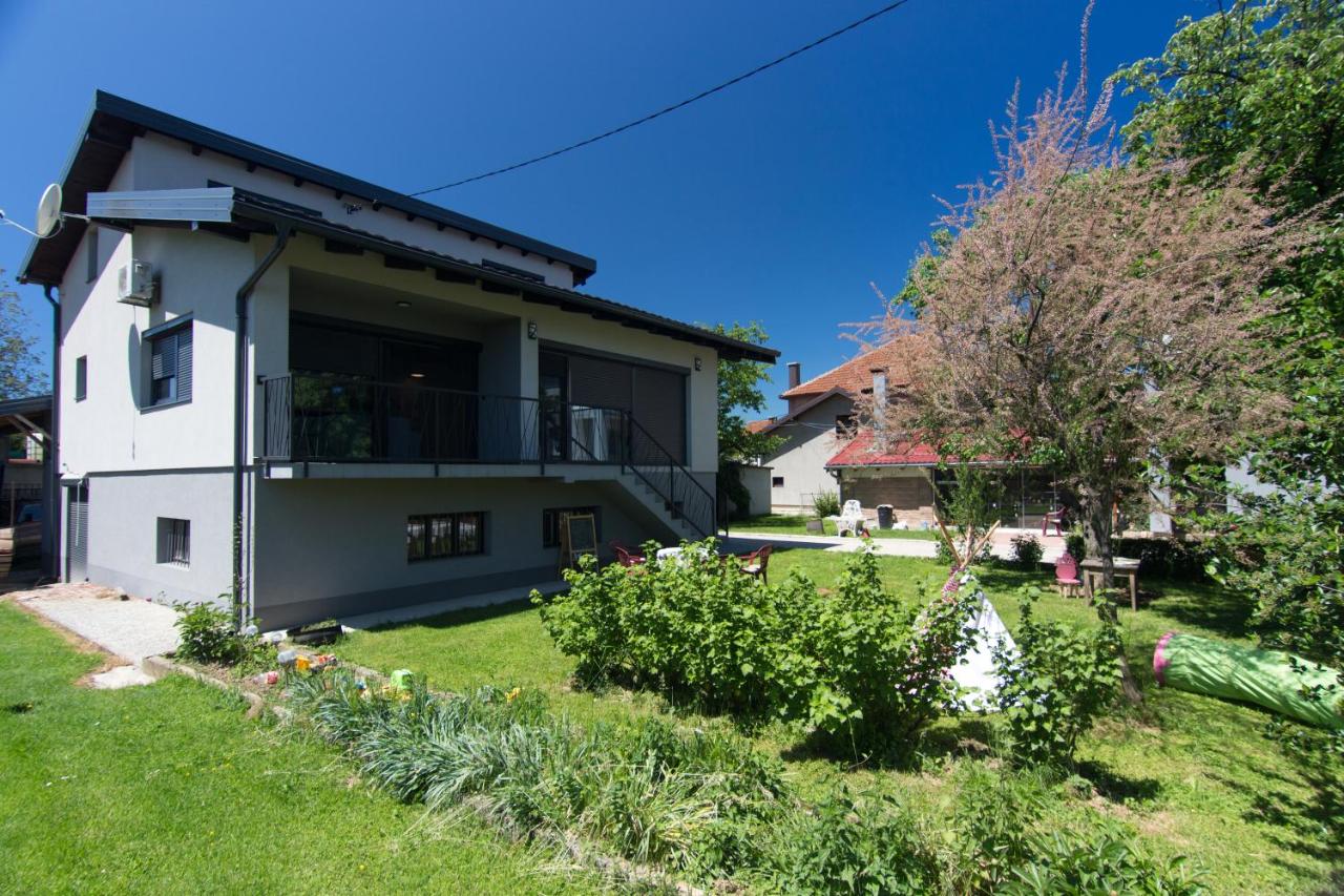 Modern House in Visoko - Bed and Breakfast