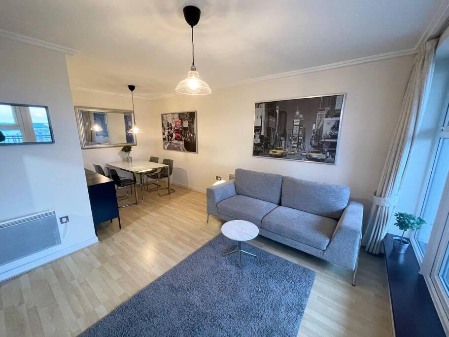 LUXURY APARTMENT, SAUNA, GYM, 24hrs Concierge - B&B