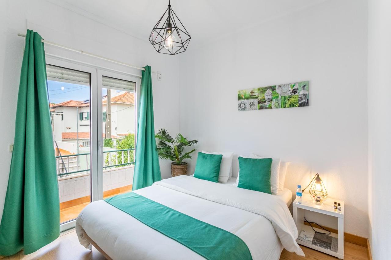 Single Room with Balcony with Shared Bathroom