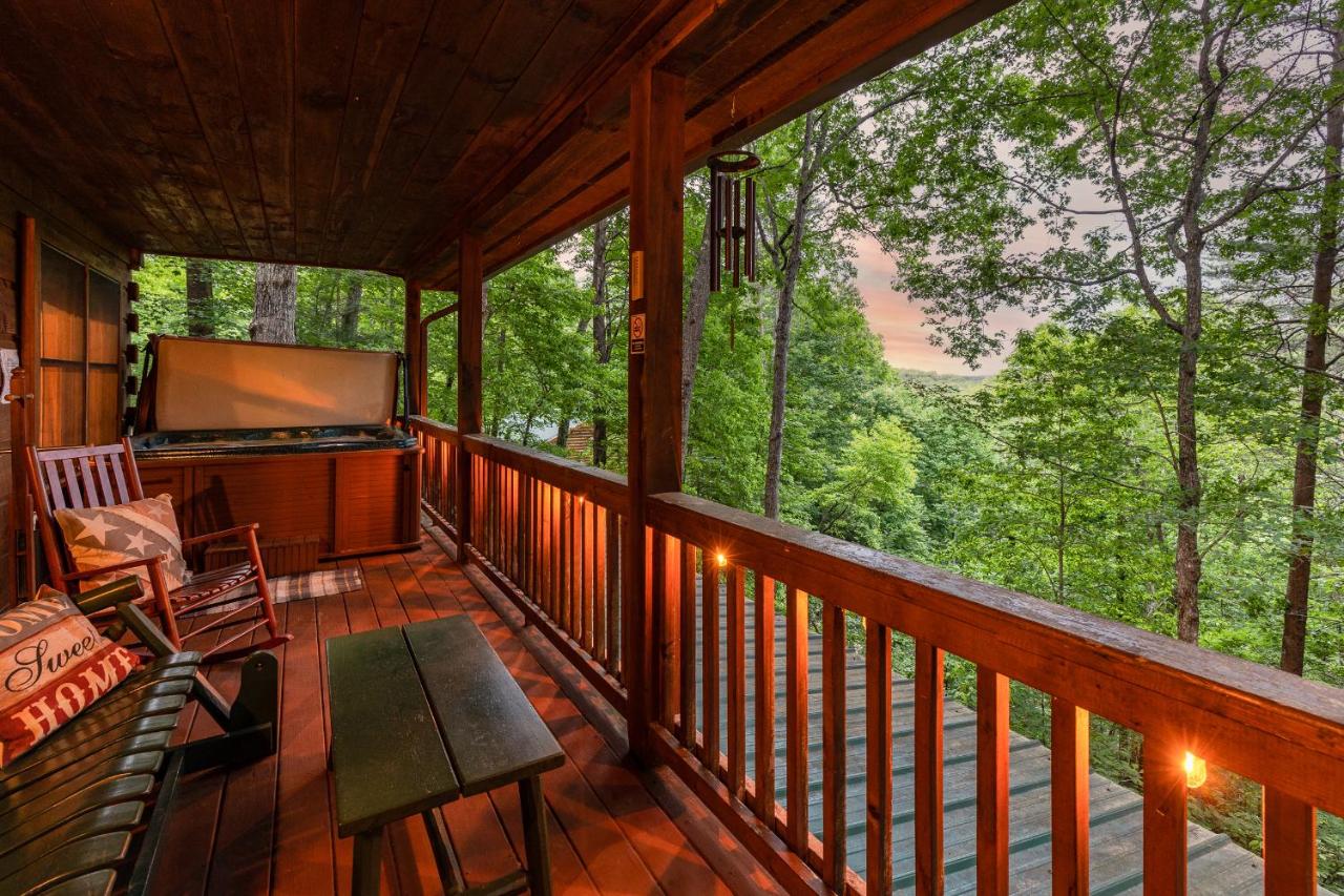 Secluded Sunrise Ridge-10 Min From Blue Ridge, King Beds, Hot Tub, 2 Porches, Fireplace Wood Burning, Mountain View, Cozy - Ferienwohnung