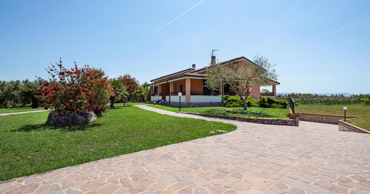 Albarosa - Bed and Breakfast Fertilia